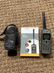 Iridium Satellite Phone 9505A With Manual And Holster - Picture 1 of 9
