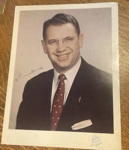 1959-77 Indiana Senator Vance Hartke Autographed Color 8x10 Photo - Picture 1 of 2