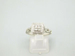 Anillo de compromiso de plata esterlina 925 con detalles de diamantes banda de halo cuadrado firmado CO - Imagen 1 de 6