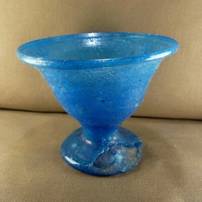 Coupe verre  antique bleu verre bullé époque Romaine ? défaut au pied 8cm haut - Photo 1/4