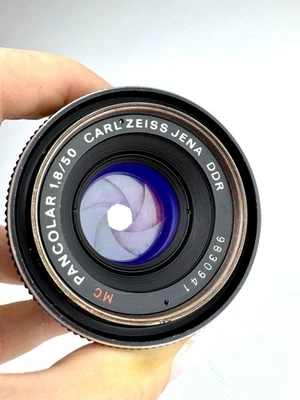 Carl Zeiss Jena MC Pancolar portrait lens 50mm f/1.8 Mount M42 - Image 1 of 4