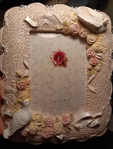 MARCO DE RESINA Rosa Boda Palomas Rosas Cintas Campanas para Foto de 3.5”x5” - Imagen 1 de 4