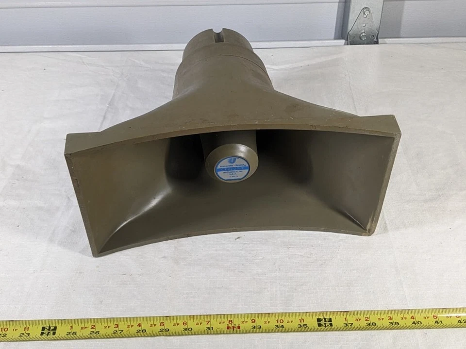Electro-Voice / University Sound CFID-32T PA Horn UNTESTED FOR PARTS CONDITION  - Image 1 of 4