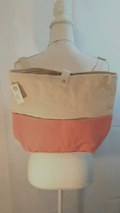 Bolso de Mano Mochila Caqui y Coral 2 Bolsillos Frontales Cerrador a Cordón y Cordón - Imagen 1 de 9