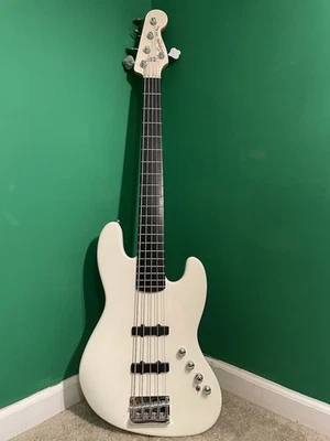 Squier Deluxe Jazz Bass Olympic White  Matching Headstock - Image 1 of 4