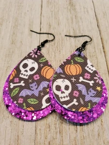 Adorable Halloween Earrings Skeleton Bones Bats Pumpkins Glitter - Picture 1 of 1