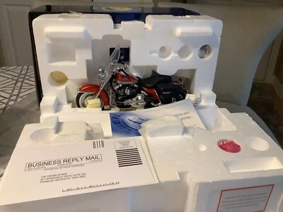 1/10 Scale Harley Davidson 1999 Road King Classic Motorcycle by Franklin Mint  - Image 1 of 4