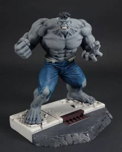 HARD HERO MARVEL GRAY HULK STATUE - Limited Edition 53/200 - Picture 1 of 3