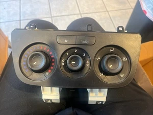 2015, 2016, 2017, 2018 Ram Promaster City Van Heater/AC Control Unit - Picture 1 of 4