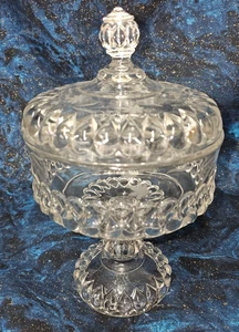 Plato de caramelo antiguo pedestal de compota con tapa grabada de vidrio de 10" - Imagen 1 de 6