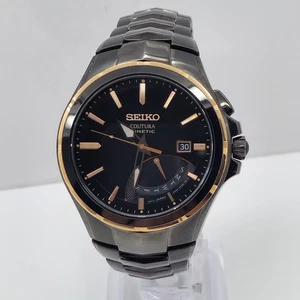 Reloj Hombre Seiko Coutura Kinetic Retrograde Day Negro Acero San/Dorado 43mm SRN066 - Imagen 1 de 8