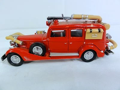 Matchbox Models of Yesteryear 1933 Cadillac V-16 Fire Wagon - Image 1 of 4