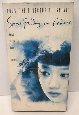 RARE UNIVERSAL Snow Falling On Cedars VHS / VCR Tape ETHAN HAWKE JAMES CROMWELL - Image 1 of 4