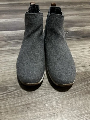 BOC Born Boots Womens 9.5 Kara Ankle Chelsea Booties Gray Faux Wool Pull On- - Image 1 of 4