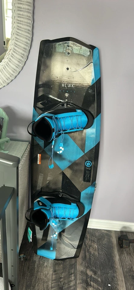 Hyperlite State wakeboard con botas 140 Foto 1 de 3