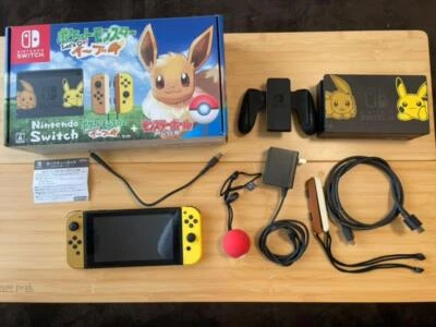 【Buono】 Console Nintendo Switch Pocket Monster Let'sGo Eevee Set Limited joyc... - Immagine 1 di 4