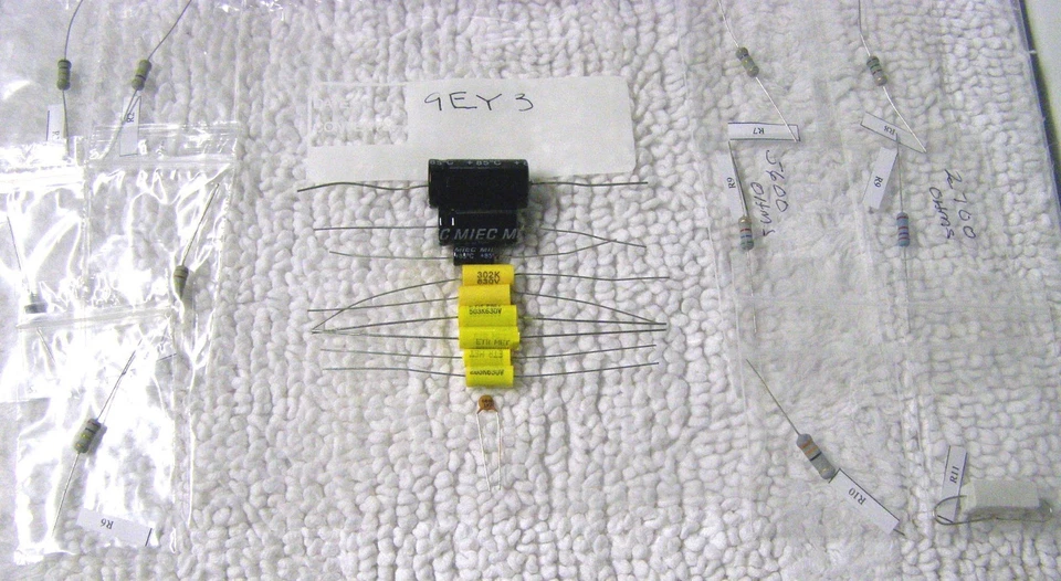 KIT DE RECONSTRUCCIÓN AMPLIFICADOR REPRODUCTOR DE DISCOS RCA 45 MODELO 9EY3 Foto 1 de 1