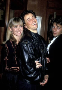 Olivia Newton John and Matt Lattanzi during 16th Annual Amer - 1989 Old Photo - Bild 1 von 1