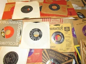 Mixed Lot of 20 Records 45 RPM 1950s & 60s, Pop, Crooners, Big Bands, Country - Picture 1 of 3