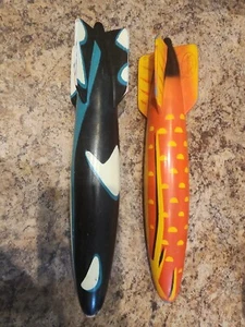 Piscina Torpedo SwimWays Toypedo Vintage Orca Ballena Rojo Amarillo Negro 11.5"  - Imagen 1 de 9