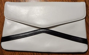 Vintage Women's White & Black Clutch Bag Pre-owned - Picture 1 of 3