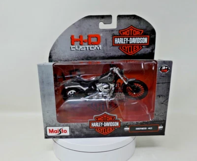 Harley Davidson Motorcycles Series 40 2016 Breakout MAISTO 1/18 Foto 1 de 4