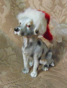 DALMATION MIT WEIHNACHTSMANNMÜTZE KUNSTHARZ SITZENDER HUND BAUMSCHMUCK NEU 3" HOCH PUPPENHAUS? - Bild 1 von 5