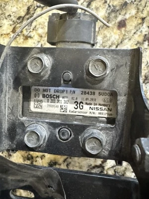 OEM 2016-2019 NISSAN SENTRA DISTANCE RADAR SENSOR w/ BRACKET 28438-5UD0A - Bild 1 von 4