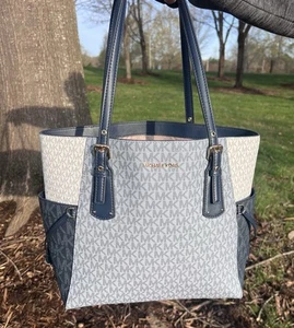 Michael Kors Voyager Large Color Block Signature Logo Shoulder Bag - Picture 1 of 7