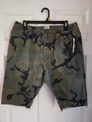 HW8Y Hawk's Bay Men's Designer Camo Jogger Shorts Size XL NWT - Image 1 of 4