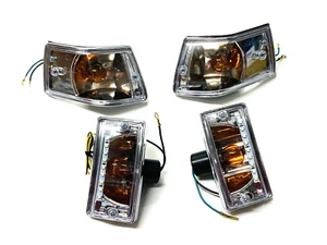 INDICADORES DELANTEROS Y TRASEROS VESPA PX125E PX150E PX200E PERSONALIZADOS TRANSPARENTES ESTILO LEXUS - Imagen 1 de 5