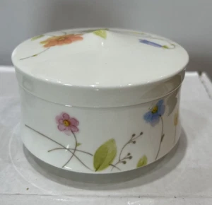 Mikasa Just Flowers covered little bowl Bone China Japan - sugar bowl - Picture 1 of 12
