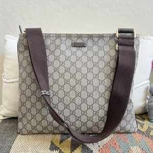 Bolso Mensajero GUCCI GG Supreme Lona Recubierta Correa Ajustable  - Imagen 1 de 17