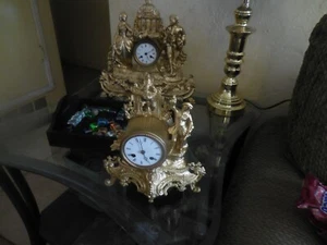 Antiguo reloj de cuerda cara porcelana escena caza figura abrigo latón elegante de 1800 - Imagen 1 de 12