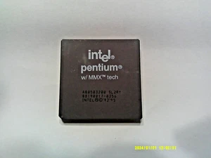Intel Pentium MMX 200MHz SL2RY Socket 7 Orig Ceramic 24K GOLD PINS -Vintage CPU - Picture 1 of 3
