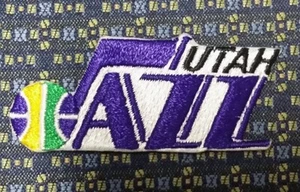 VINTAGE NBA UTAH JAZZ LOT OF 100 PATCHES NATIONAL EMBLEM - Picture 1 of 3