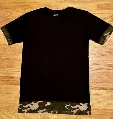 Camisa CITY STREETS - Top túnica negra manga corta ribete camuflado para mujer - talla pequeña Foto 1 de 3