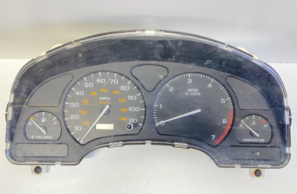 2002 SATURN S SERIES SL1 INSTRUMENT SPEEDOMETER CLUSTER GAUGE OEM, 257-04026 - Image 1 of 4