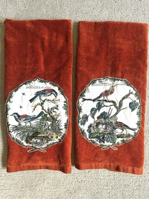 Pair of Vintage 1970s JP Stevens Utica Burnt Orange Bath Towels Birds Applique - Image 1 of 4