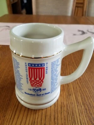 1990 NBA Naismith Baloncesto Salón de la Fama Cena Consagración Stein Campeón EE. UU. Foto 1 de 4
