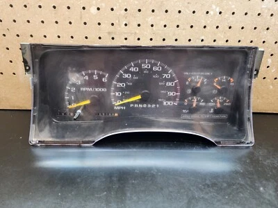 Cuadro de instrumentos velocímetro Chevy GMC C1500 K1500 95-99 16176841 164 K Foto 1 de 4