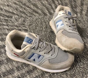 Designer New Balance Unisex Kids Sneakers Shoes Gray & Blue Mod Size 2 - Picture 1 of 9