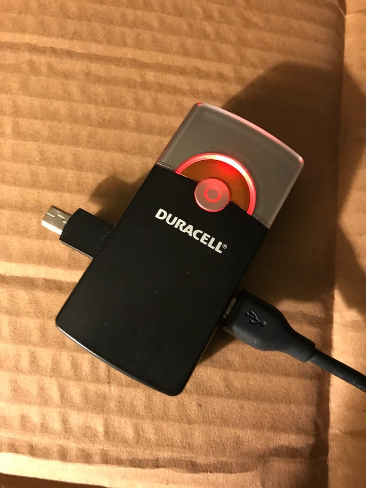 Duracell Pocket USB Charger In 5V/500mA Out 5V/500mA w/ Mini B connector - Image 1 of 4