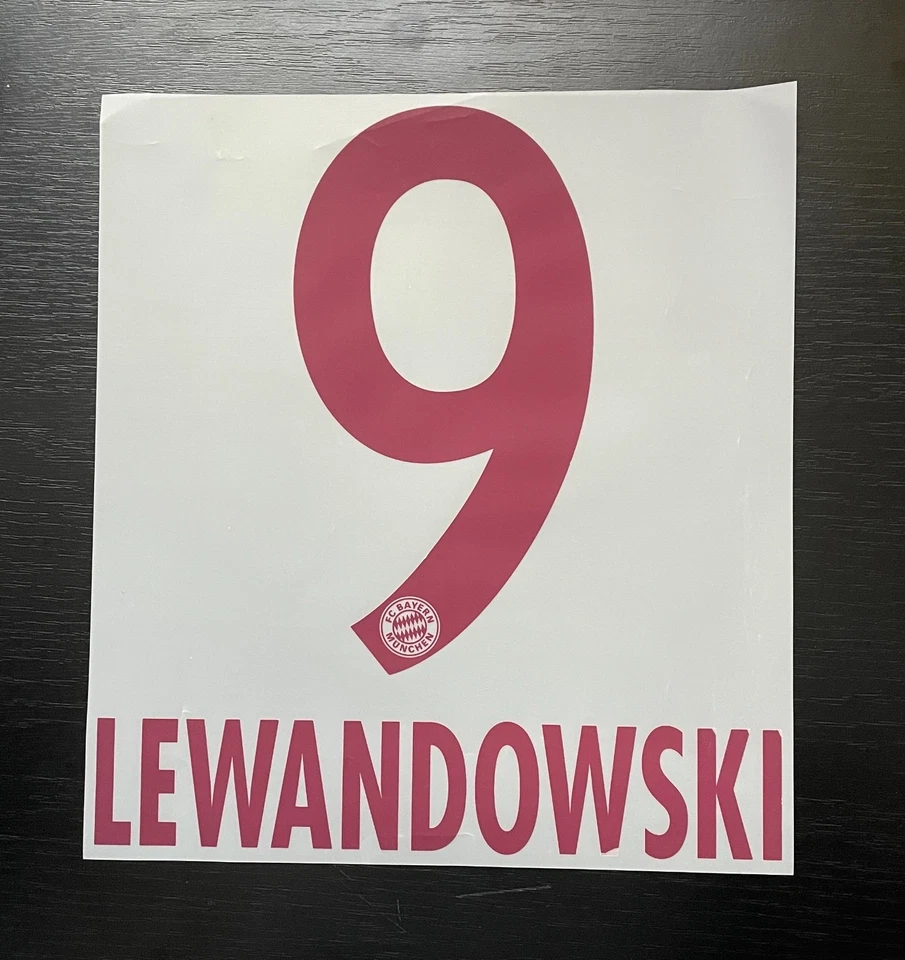 BAYERN MUNICH NAME SET ROBERT LEWANDOWSKI OFFICIAL RED PLAYER SIZE - Image 1 of 4