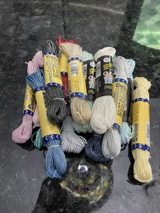 DARICE lotto di 15 corde metalliche per tela plastica e perle brillanti cordoncino lucentezza - Foto 1 di 8