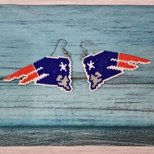 New England Patriots Beaded Earings 1x2 NFL Football Jewelry Red White Blue Gray - Picture 1 of 8