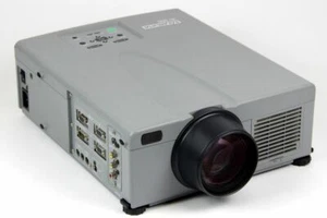 ELEMENTA Beamer 1800 Ansi-Lumen XGA 1024x768 Pixel - Bild 1 von 4