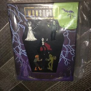 Universal Monsters Loungefly: paquete de 5 pines de esmalte Universal Monsters - LE600 - Imagen 1 de 5