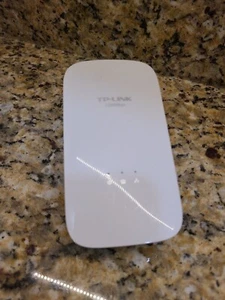 TP-Link TL-PA8010P Powerline Adapter 1200Mbps Networking Extender Gigabit TV - Picture 1 of 2