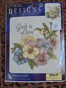 Nuovo Kit Punti Croce GOD IS LOVE Leisure Arts 114908 Collezione Mani di Preghiera - Foto 1 di 4